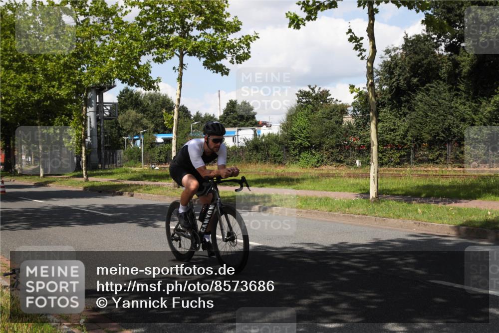 10.08.2025 - GEWOBA Citytriathlon Bremen Yannick Fuchs http://msf.ph/oto/8573686 10.08.2025 13:06:51 Radfahren 638, 679, 699, 732, 867, 914 meine-sportfotos.de