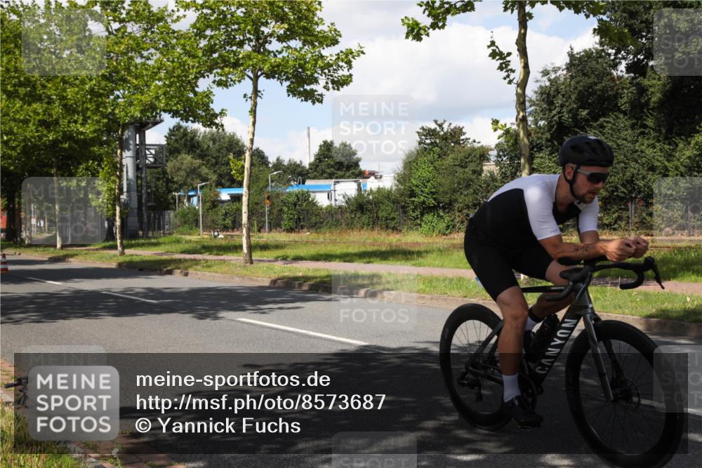 10.08.2025 - GEWOBA Citytriathlon Bremen Yannick Fuchs http://msf.ph/oto/8573687 10.08.2025 13:06:51 Radfahren 638, 679, 699, 732, 867, 914 meine-sportfotos.de