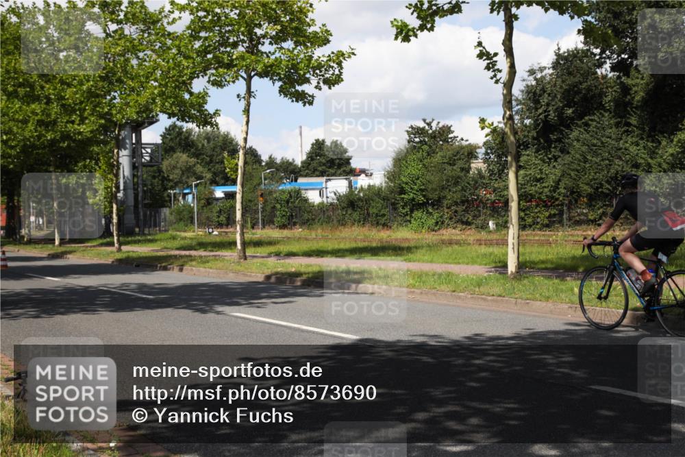 10.08.2025 - GEWOBA Citytriathlon Bremen Yannick Fuchs http://msf.ph/oto/8573690 10.08.2025 13:06:52 Radfahren 638, 679, 699, 732, 867, 914 meine-sportfotos.de