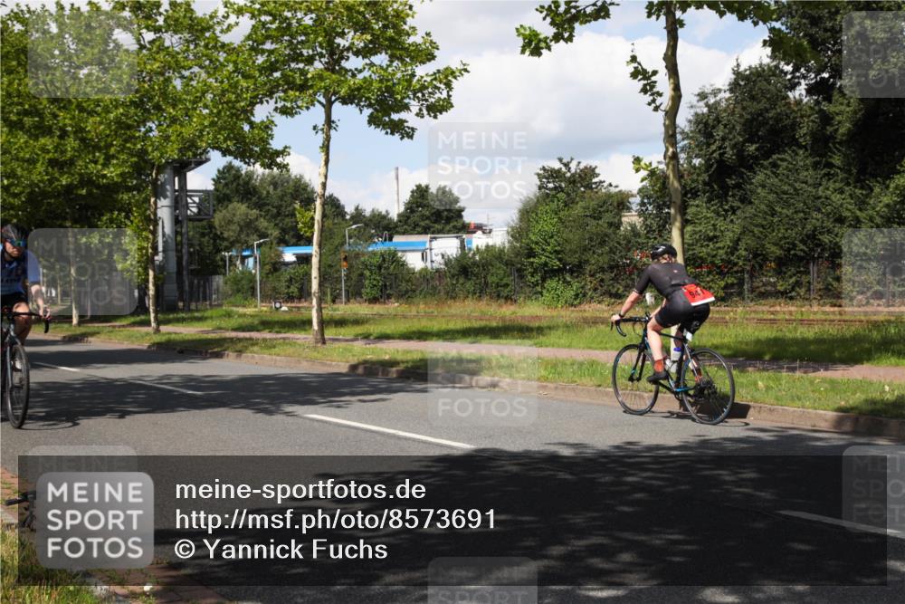 10.08.2025 - GEWOBA Citytriathlon Bremen Yannick Fuchs http://msf.ph/oto/8573691 10.08.2025 13:06:52 Radfahren 638, 679, 699, 732, 867, 914 meine-sportfotos.de