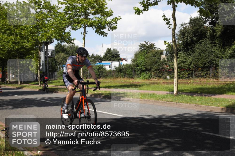 10.08.2025 - GEWOBA Citytriathlon Bremen Yannick Fuchs http://msf.ph/oto/8573695 10.08.2025 13:06:54 Radfahren 638, 679, 699, 732, 867, 914 meine-sportfotos.de