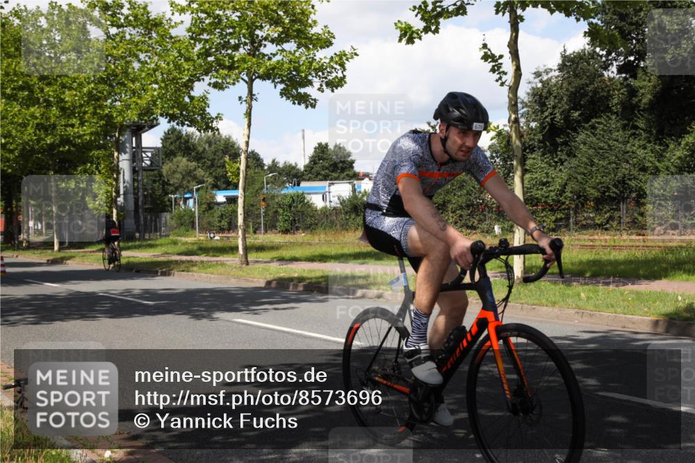 10.08.2025 - GEWOBA Citytriathlon Bremen Yannick Fuchs http://msf.ph/oto/8573696 10.08.2025 13:06:55 Radfahren 638, 679, 699, 867, 914 meine-sportfotos.de
