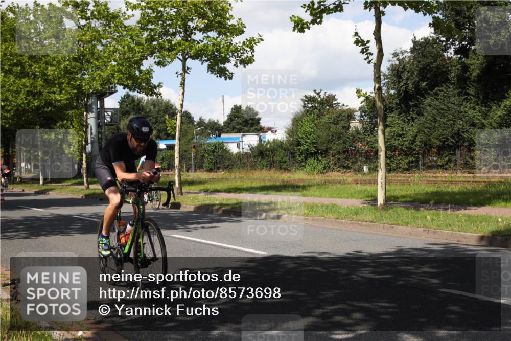 10.08.2025 - GEWOBA Citytriathlon Bremen Yannick Fuchs http://msf.ph/oto/8573698 10.08.2025 13:06:57 Radfahren 638, 649, 679, 724, 867, 914 meine-sportfotos.de