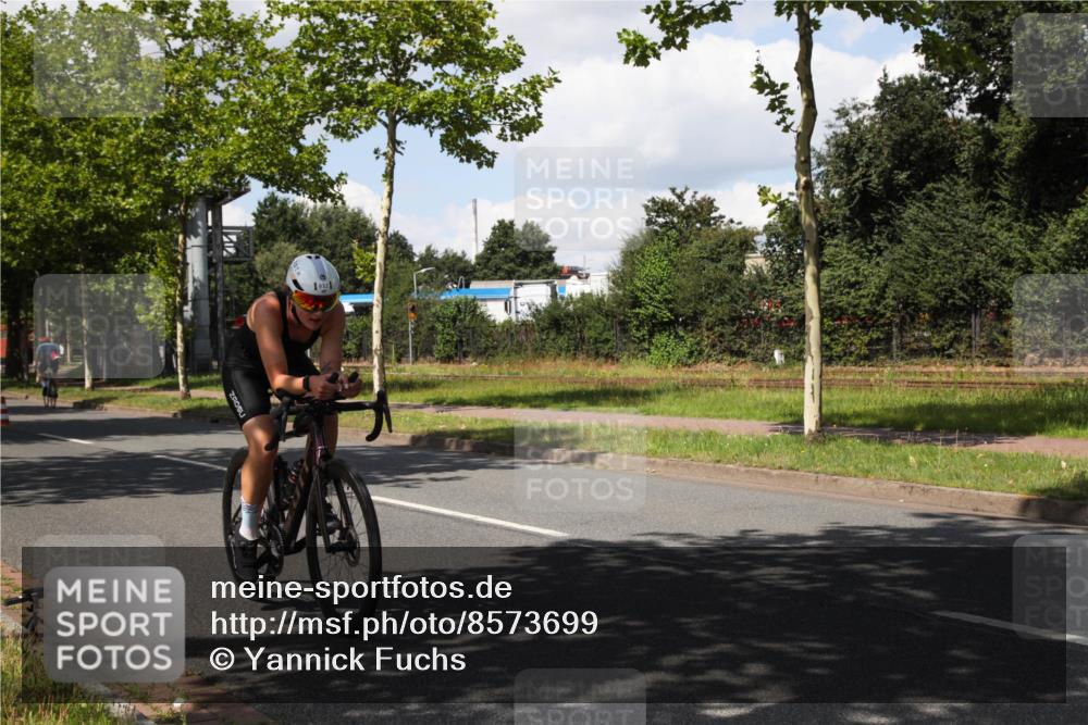 10.08.2025 - GEWOBA Citytriathlon Bremen Yannick Fuchs http://msf.ph/oto/8573699 10.08.2025 13:06:59 Radfahren 638, 649, 679, 724, 867, 914 meine-sportfotos.de