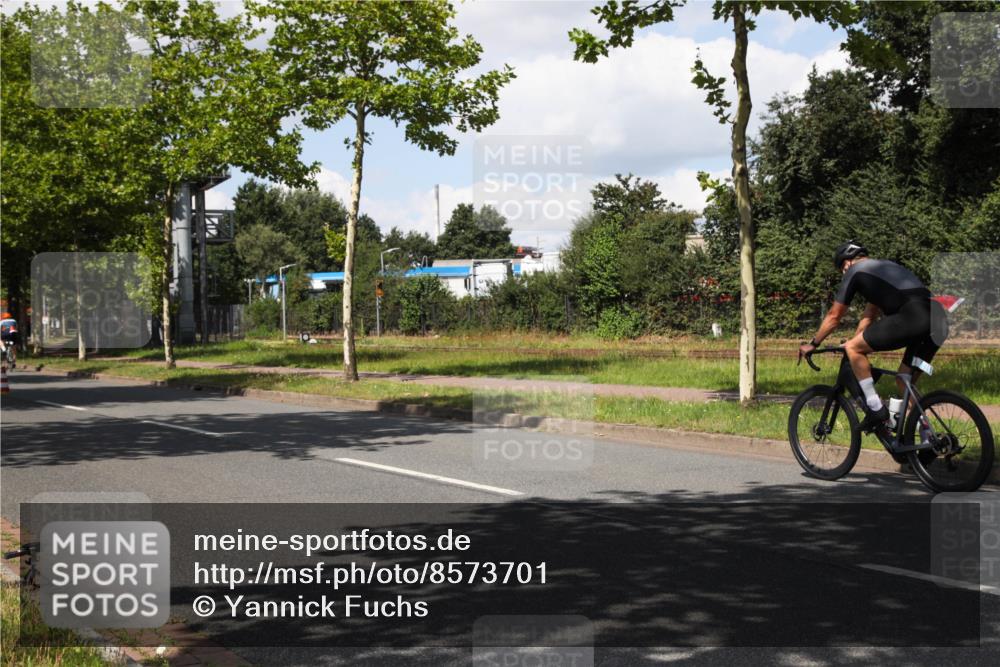 10.08.2025 - GEWOBA Citytriathlon Bremen Yannick Fuchs http://msf.ph/oto/8573701 10.08.2025 13:07:00 Radfahren 638, 649, 679, 724, 806, 820, 867, 903, 914 meine-sportfotos.de