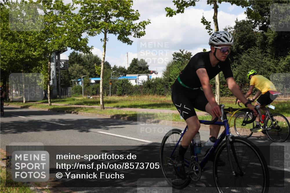 10.08.2025 - GEWOBA Citytriathlon Bremen Yannick Fuchs http://msf.ph/oto/8573705 10.08.2025 13:07:08 Radfahren 649, 717, 724, 806, 820, 888, 903 meine-sportfotos.de