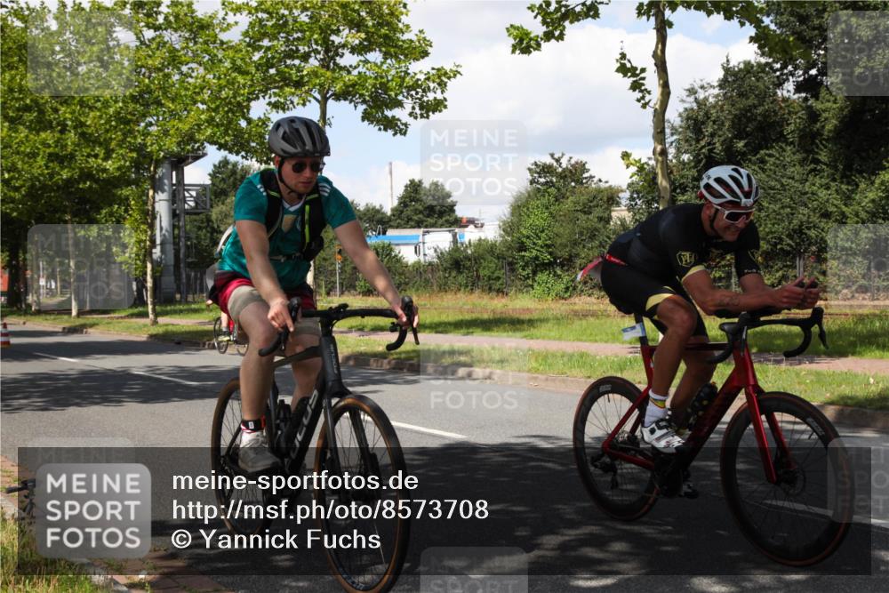 10.08.2025 - GEWOBA Citytriathlon Bremen Yannick Fuchs http://msf.ph/oto/8573708 10.08.2025 13:07:10 Radfahren 649, 656, 717, 724, 806, 820, 888, 903 meine-sportfotos.de