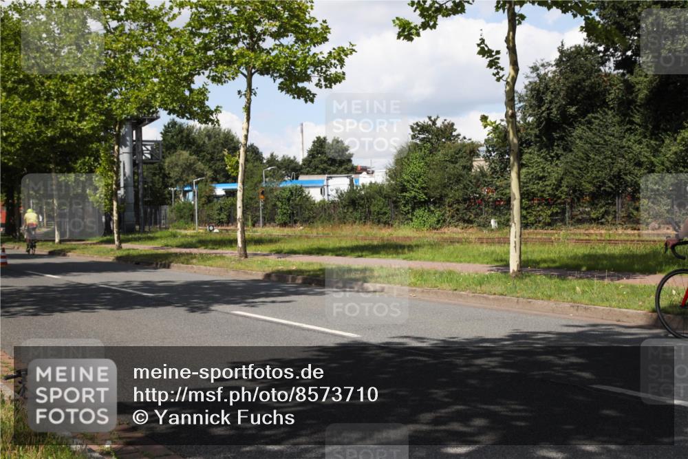 10.08.2025 - GEWOBA Citytriathlon Bremen Yannick Fuchs http://msf.ph/oto/8573710 10.08.2025 13:07:12 Radfahren 649, 656, 717, 724, 806, 820, 888, 903 meine-sportfotos.de