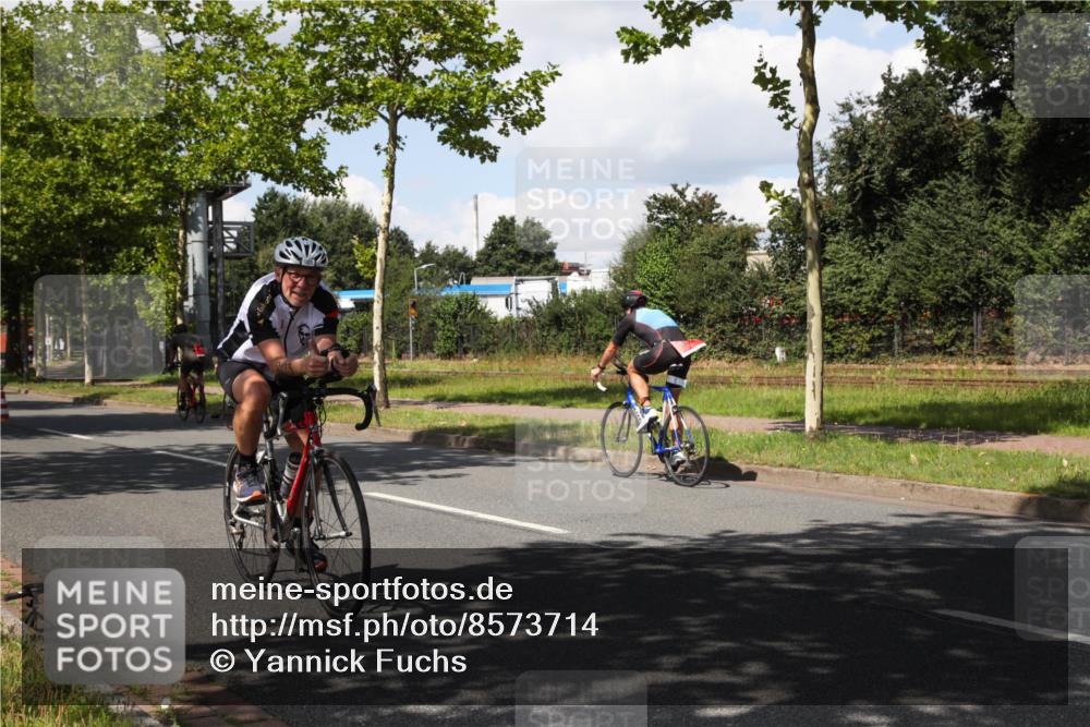 10.08.2025 - GEWOBA Citytriathlon Bremen Yannick Fuchs http://msf.ph/oto/8573714 10.08.2025 13:07:14 Radfahren 649, 656, 717, 724, 806, 820, 888, 903, 950 meine-sportfotos.de
