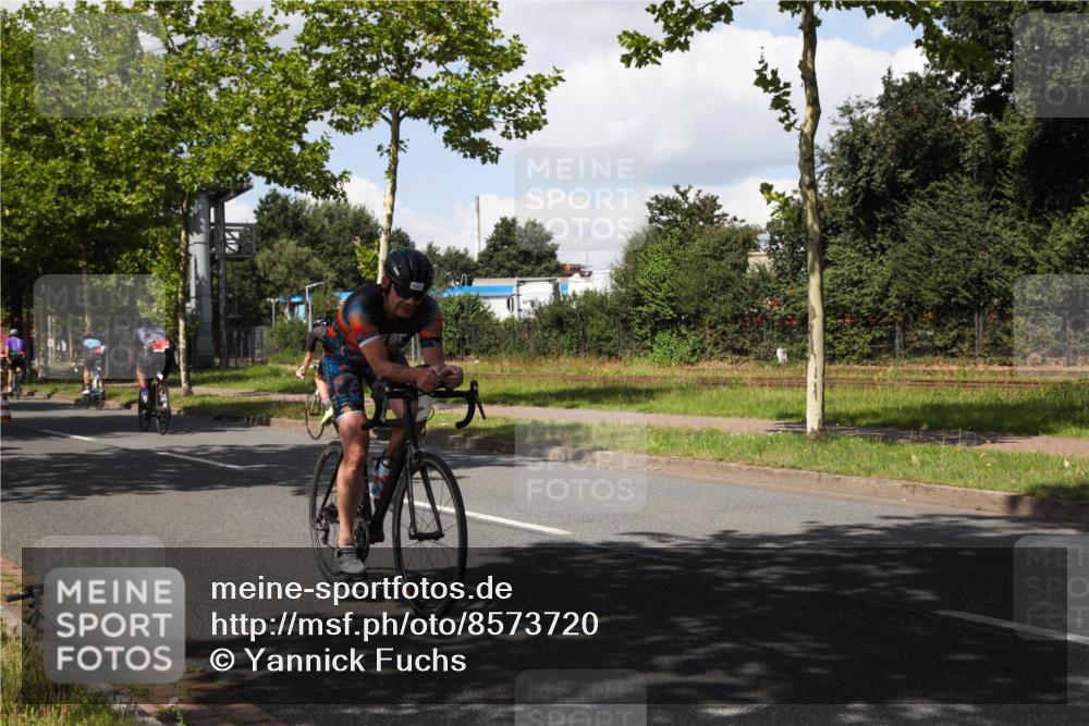 10.08.2025 - GEWOBA Citytriathlon Bremen Yannick Fuchs http://msf.ph/oto/8573720 10.08.2025 13:07:17 Radfahren 649, 656, 717, 724, 806, 820, 873, 888, 903, 950 meine-sportfotos.de