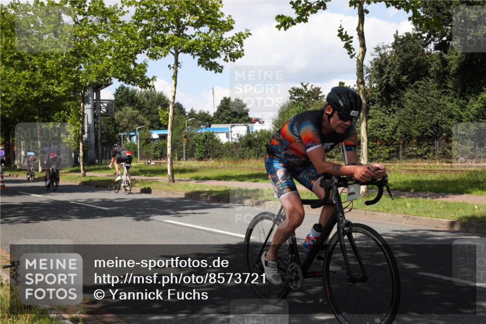 10.08.2025 - GEWOBA Citytriathlon Bremen Yannick Fuchs http://msf.ph/oto/8573721 10.08.2025 13:07:17 Radfahren 649, 656, 717, 724, 806, 820, 873, 888, 903, 950 meine-sportfotos.de