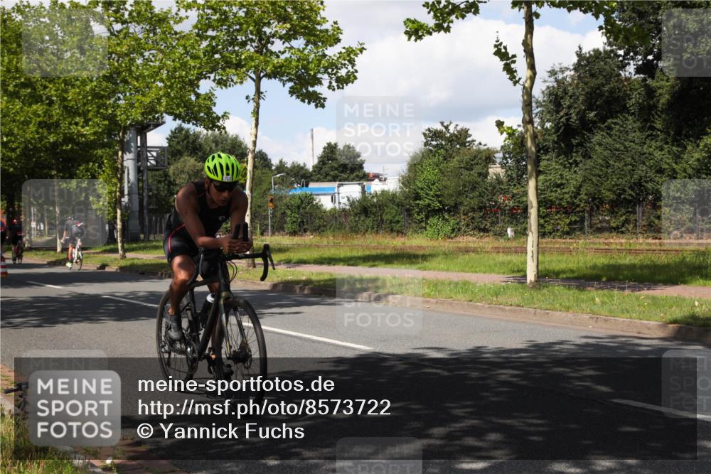 10.08.2025 - GEWOBA Citytriathlon Bremen Yannick Fuchs http://msf.ph/oto/8573722 10.08.2025 13:07:18 Radfahren 649, 656, 717, 724, 806, 820, 873, 888, 903, 950, 959 meine-sportfotos.de