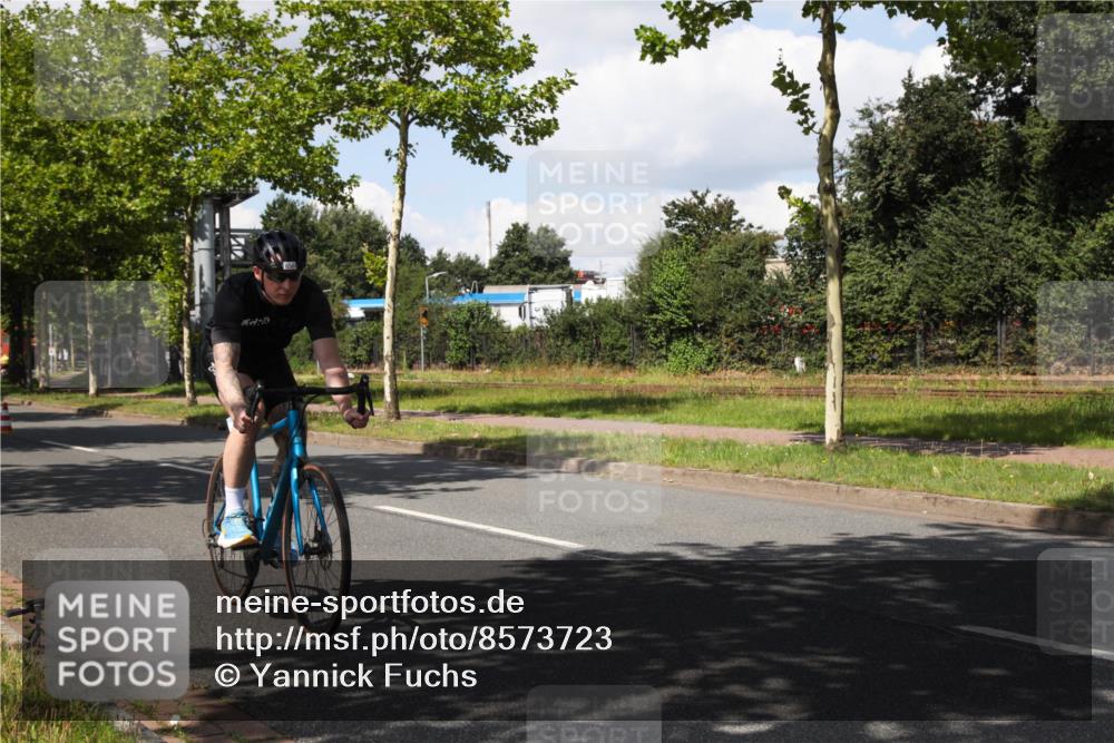 10.08.2025 - GEWOBA Citytriathlon Bremen Yannick Fuchs http://msf.ph/oto/8573723 10.08.2025 13:07:22 Radfahren 656, 717, 806, 820, 873, 888, 903, 950, 959 meine-sportfotos.de