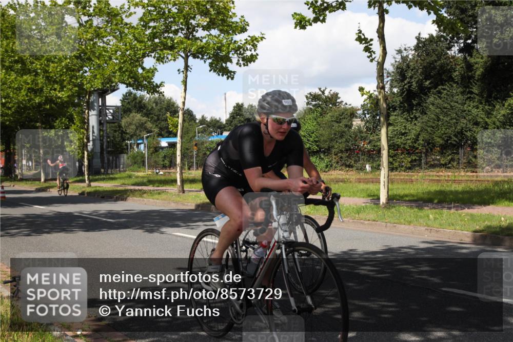 10.08.2025 - GEWOBA Citytriathlon Bremen Yannick Fuchs http://msf.ph/oto/8573729 10.08.2025 13:07:28 Radfahren 648, 656, 717, 873, 888, 950, 959 meine-sportfotos.de