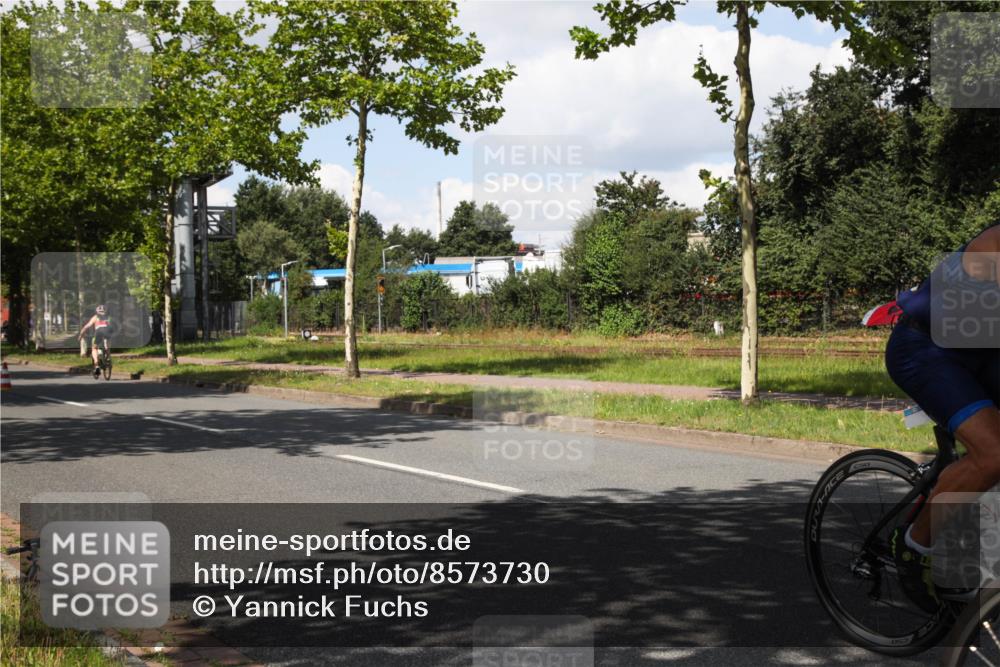10.08.2025 - GEWOBA Citytriathlon Bremen Yannick Fuchs http://msf.ph/oto/8573730 10.08.2025 13:07:28 Radfahren 648, 656, 717, 873, 888, 950, 959 meine-sportfotos.de