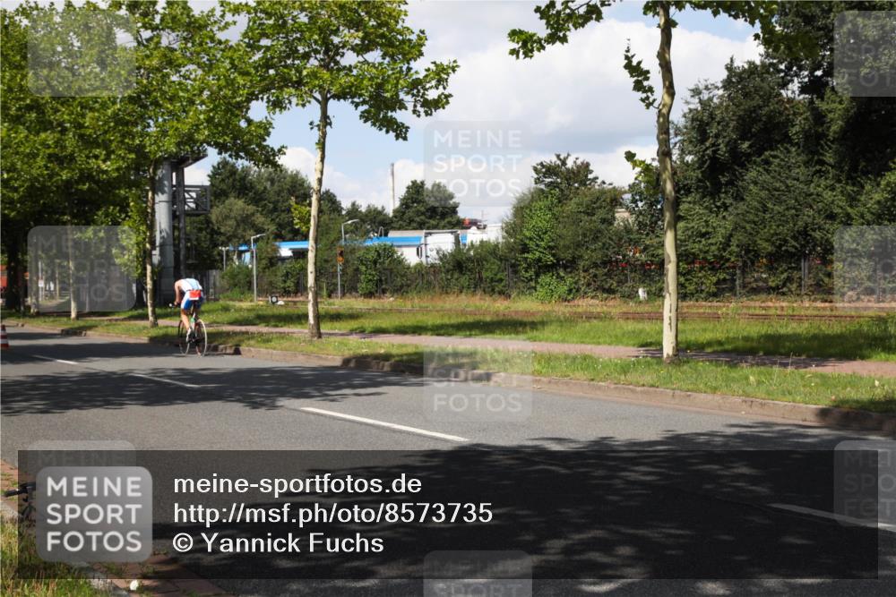 10.08.2025 - GEWOBA Citytriathlon Bremen Yannick Fuchs http://msf.ph/oto/8573735 10.08.2025 13:07:34 Radfahren 648, 656, 873, 950, 959 meine-sportfotos.de
