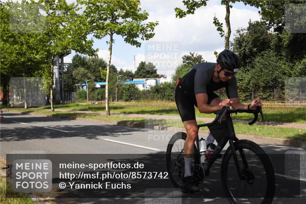 10.08.2025 - GEWOBA Citytriathlon Bremen Yannick Fuchs http://msf.ph/oto/8573742 10.08.2025 13:07:57 Radfahren 578, 626, 643, 689, 774, 838, 852, 941 meine-sportfotos.de