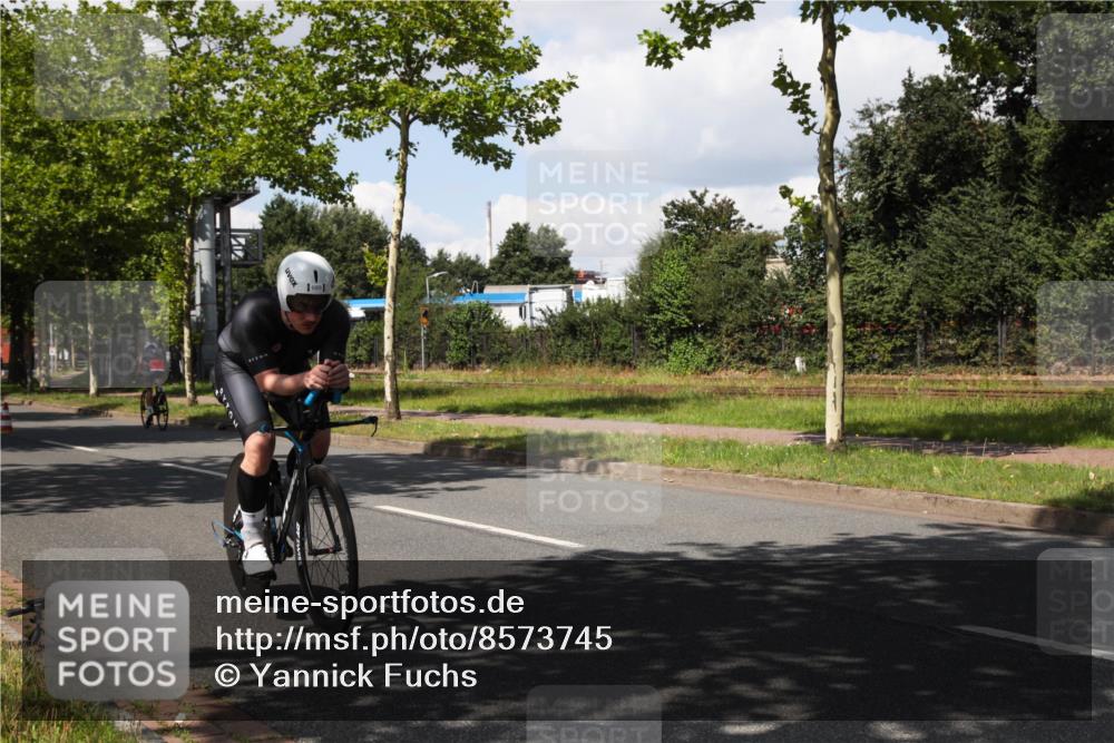 10.08.2025 - GEWOBA Citytriathlon Bremen Yannick Fuchs http://msf.ph/oto/8573745 10.08.2025 13:08:00 Radfahren 578, 626, 643, 666, 687, 689, 774, 792, 838, 852, 941 meine-sportfotos.de