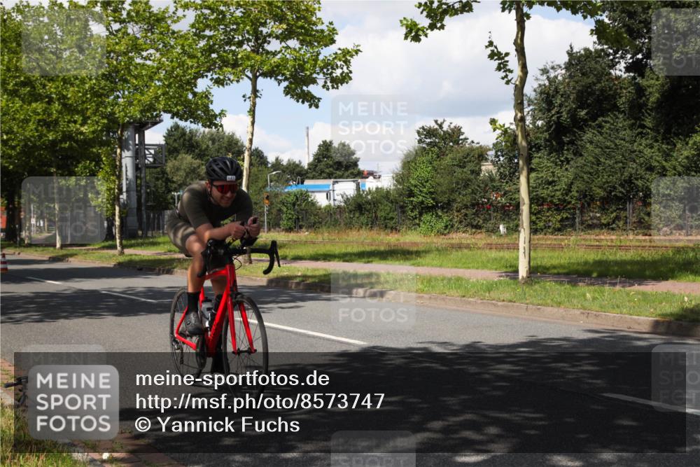 10.08.2025 - GEWOBA Citytriathlon Bremen Yannick Fuchs http://msf.ph/oto/8573747 10.08.2025 13:08:04 Radfahren 578, 626, 643, 666, 687, 689, 774, 792, 838, 852 meine-sportfotos.de