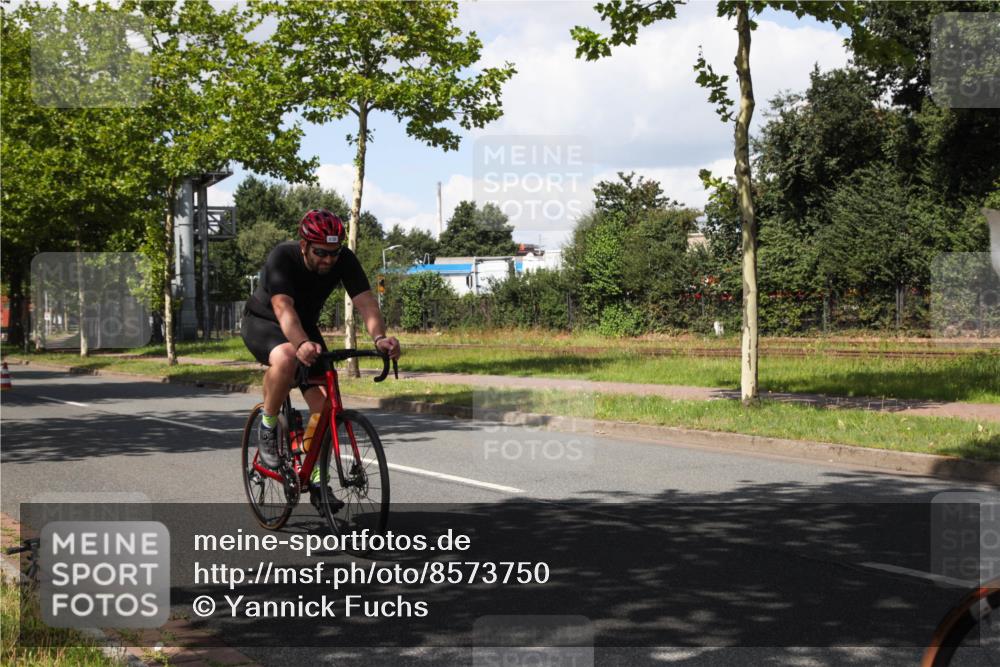 10.08.2025 - GEWOBA Citytriathlon Bremen Yannick Fuchs http://msf.ph/oto/8573750 10.08.2025 13:08:08 Radfahren 626, 643, 666, 687, 689, 774, 792, 838, 852 meine-sportfotos.de