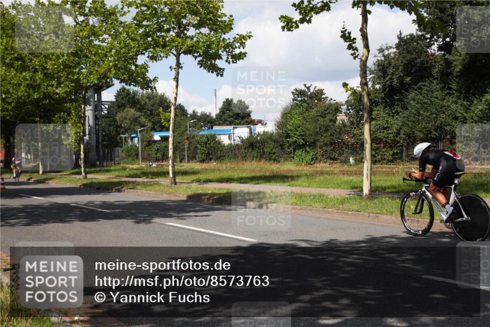 10.08.2025 - GEWOBA Citytriathlon Bremen Yannick Fuchs http://msf.ph/oto/8573763 10.08.2025 13:08:20 Radfahren 626, 666, 687, 792, 836, 838, 855, 980 meine-sportfotos.de