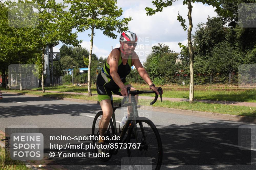10.08.2025 - GEWOBA Citytriathlon Bremen Yannick Fuchs http://msf.ph/oto/8573767 10.08.2025 13:08:28 Radfahren 551, 552, 692, 702, 768, 824, 836, 855, 859, 968, 980 meine-sportfotos.de