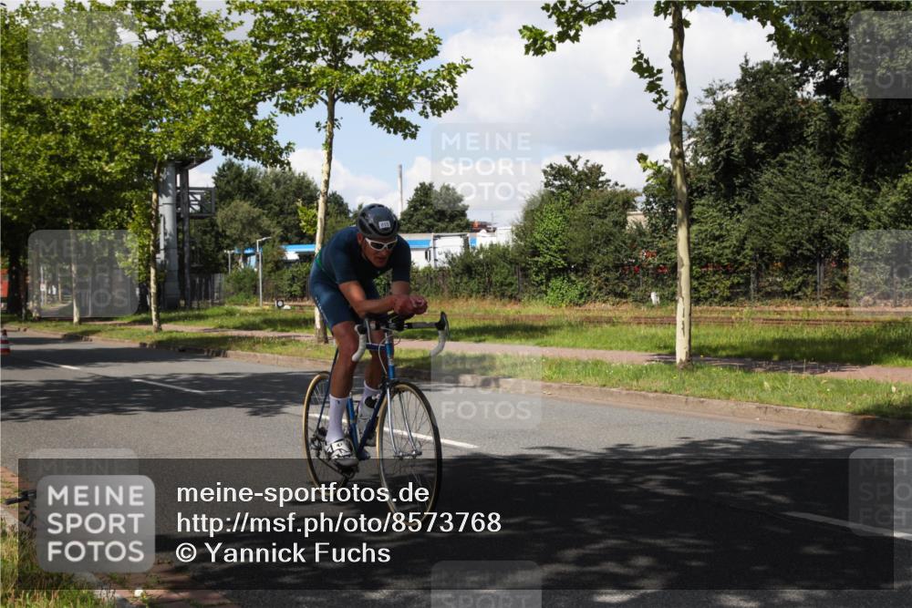 10.08.2025 - GEWOBA Citytriathlon Bremen Yannick Fuchs http://msf.ph/oto/8573768 10.08.2025 13:08:30 Radfahren 551, 552, 692, 702, 768, 824, 836, 855, 859, 968, 980 meine-sportfotos.de