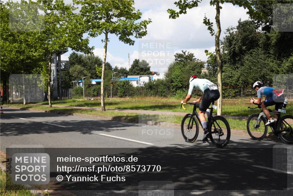 10.08.2025 - GEWOBA Citytriathlon Bremen Yannick Fuchs http://msf.ph/oto/8573770 10.08.2025 13:08:31 Radfahren 551, 552, 692, 702, 768, 824, 836, 855, 859, 968, 980 meine-sportfotos.de