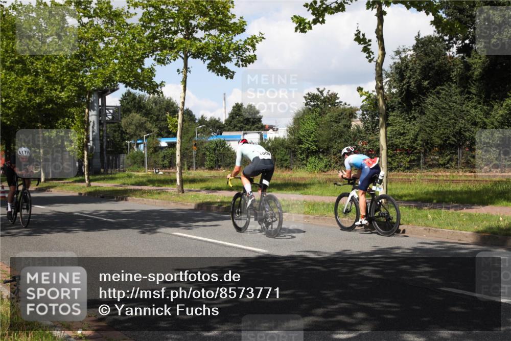 10.08.2025 - GEWOBA Citytriathlon Bremen Yannick Fuchs http://msf.ph/oto/8573771 10.08.2025 13:08:31 Radfahren 551, 552, 692, 702, 768, 824, 836, 855, 859, 968, 980 meine-sportfotos.de