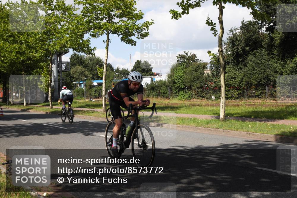 10.08.2025 - GEWOBA Citytriathlon Bremen Yannick Fuchs http://msf.ph/oto/8573772 10.08.2025 13:08:32 Radfahren 551, 552, 692, 702, 768, 824, 836, 855, 859, 968, 980 meine-sportfotos.de