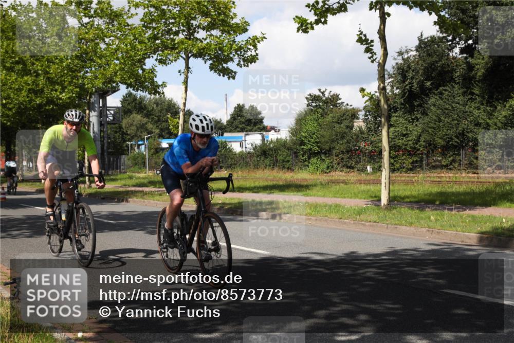10.08.2025 - GEWOBA Citytriathlon Bremen Yannick Fuchs http://msf.ph/oto/8573773 10.08.2025 13:08:33 Radfahren 551, 552, 692, 702, 768, 824, 836, 855, 859, 968, 980 meine-sportfotos.de