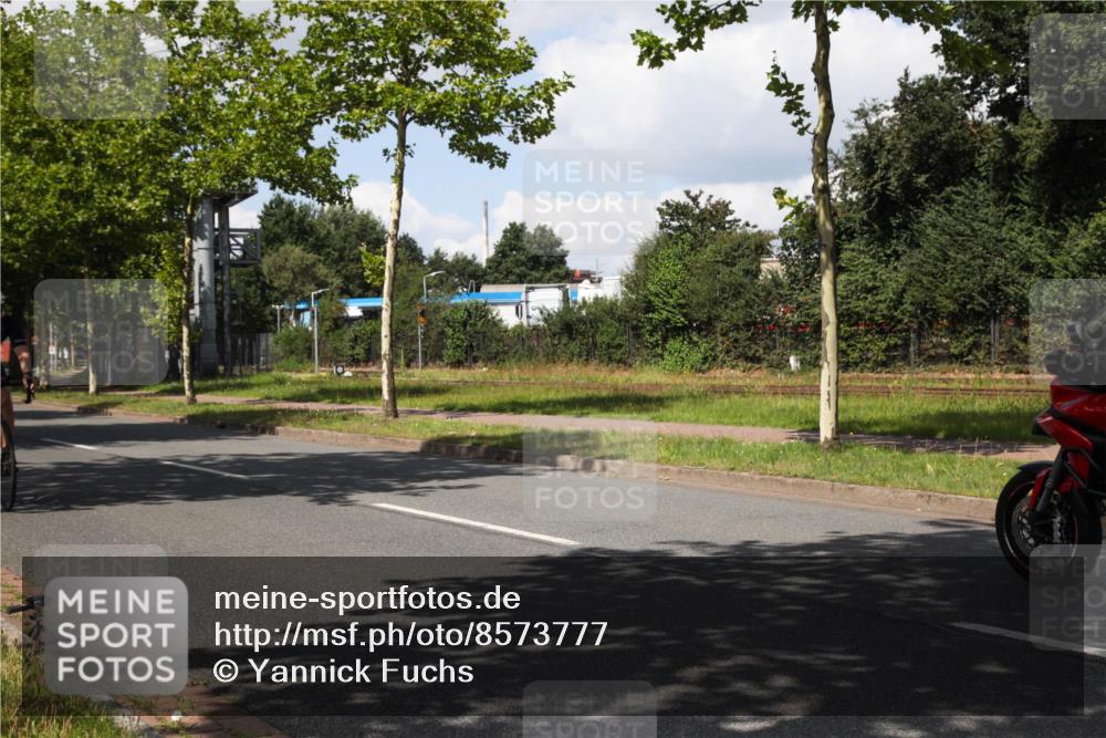 10.08.2025 - GEWOBA Citytriathlon Bremen Yannick Fuchs http://msf.ph/oto/8573777 10.08.2025 13:08:37 Radfahren 551, 552, 692, 702, 768, 824, 836, 855, 859, 968, 980, 1016 meine-sportfotos.de