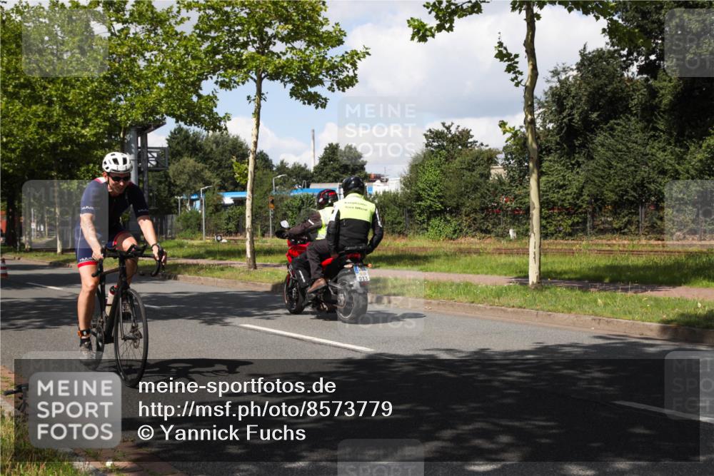 10.08.2025 - GEWOBA Citytriathlon Bremen Yannick Fuchs http://msf.ph/oto/8573779 10.08.2025 13:08:38 Radfahren 551, 552, 692, 702, 768, 824, 836, 855, 859, 912, 968, 980, 1016 meine-sportfotos.de