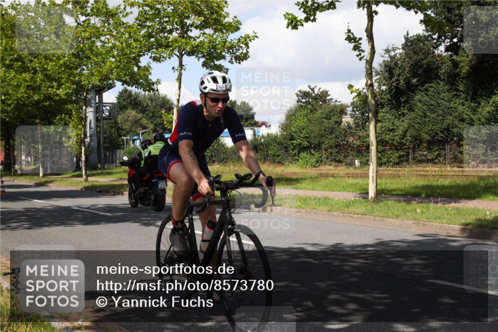 10.08.2025 - GEWOBA Citytriathlon Bremen Yannick Fuchs http://msf.ph/oto/8573780 10.08.2025 13:08:38 Radfahren 551, 552, 692, 702, 768, 824, 836, 855, 859, 912, 968, 980, 1016 meine-sportfotos.de
