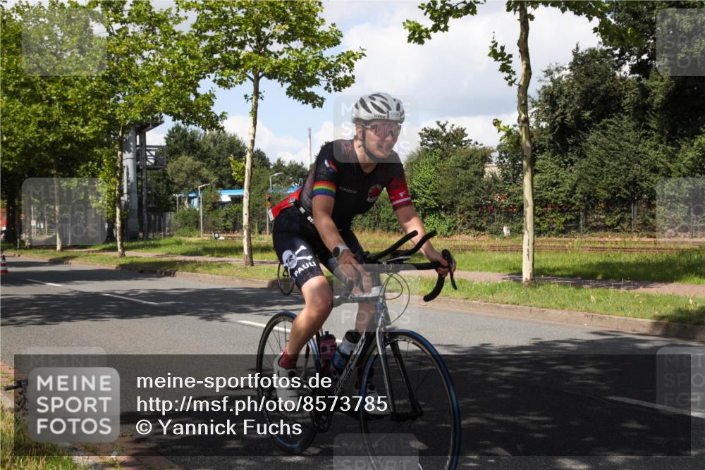 10.08.2025 - GEWOBA Citytriathlon Bremen Yannick Fuchs http://msf.ph/oto/8573785 10.08.2025 13:08:40 Radfahren 551, 552, 692, 702, 768, 824, 836, 855, 859, 912, 968, 1016 meine-sportfotos.de
