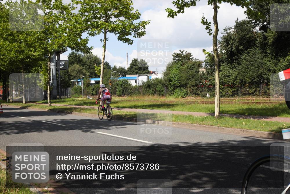 10.08.2025 - GEWOBA Citytriathlon Bremen Yannick Fuchs http://msf.ph/oto/8573786 10.08.2025 13:08:41 Radfahren 551, 552, 692, 702, 768, 824, 855, 859, 912, 968, 1016 meine-sportfotos.de