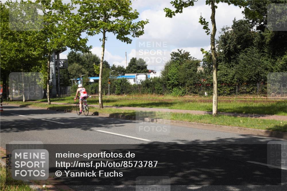 10.08.2025 - GEWOBA Citytriathlon Bremen Yannick Fuchs http://msf.ph/oto/8573787 10.08.2025 13:08:41 Radfahren 551, 552, 692, 702, 768, 824, 855, 859, 912, 968, 1016 meine-sportfotos.de
