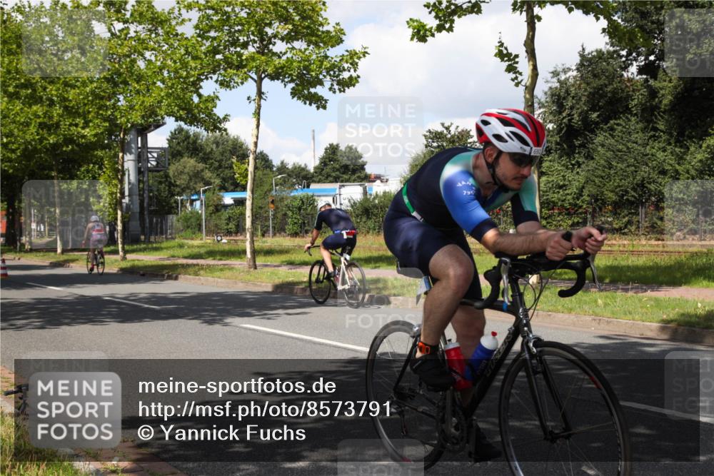 10.08.2025 - GEWOBA Citytriathlon Bremen Yannick Fuchs http://msf.ph/oto/8573791 10.08.2025 13:08:42 Radfahren 551, 552, 692, 702, 768, 824, 855, 859, 912, 968, 1016 meine-sportfotos.de
