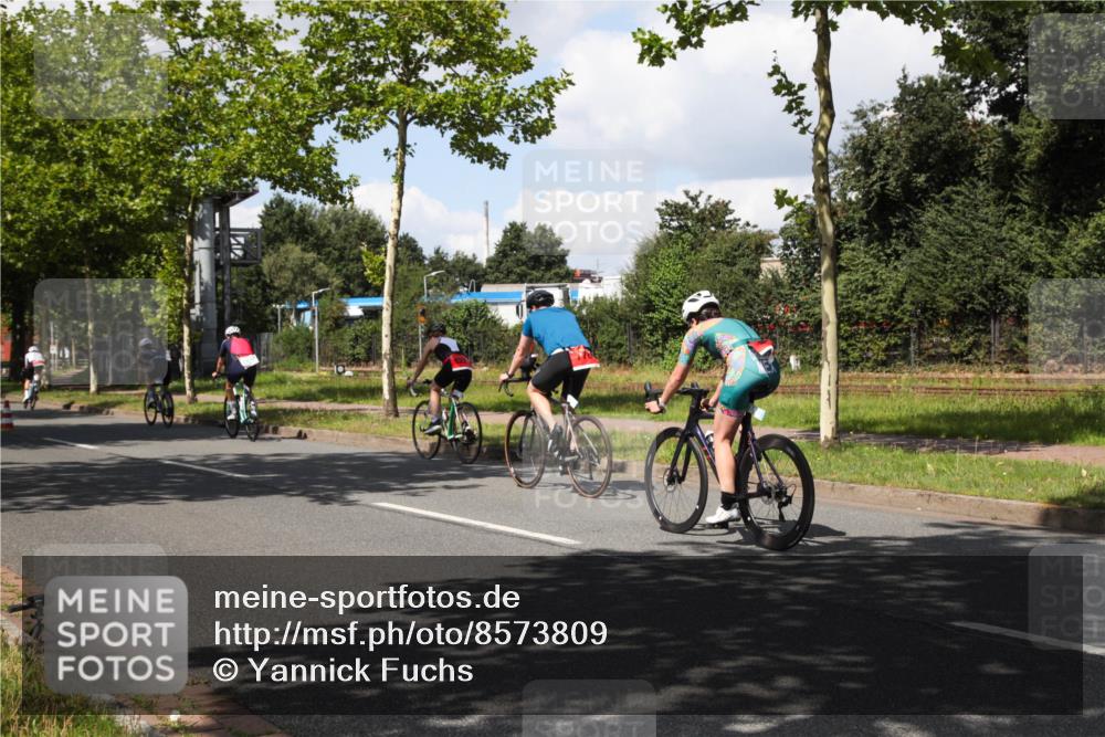 10.08.2025 - GEWOBA Citytriathlon Bremen Yannick Fuchs http://msf.ph/oto/8573809 10.08.2025 13:09:21 Radfahren 735, 973, 977, 1006 meine-sportfotos.de
