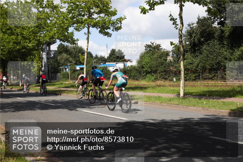 10.08.2025 - GEWOBA Citytriathlon Bremen Yannick Fuchs http://msf.ph/oto/8573810 10.08.2025 13:09:21 Radfahren 735, 973, 977, 1006 meine-sportfotos.de