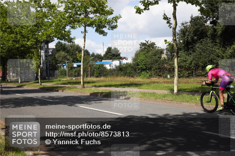 10.08.2025 - GEWOBA Citytriathlon Bremen Yannick Fuchs http://msf.ph/oto/8573813 10.08.2025 13:09:36 Radfahren 681, 770, 942, 977 meine-sportfotos.de