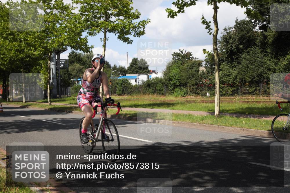 10.08.2025 - GEWOBA Citytriathlon Bremen Yannick Fuchs http://msf.ph/oto/8573815 10.08.2025 13:09:42 Radfahren 681, 770, 942 meine-sportfotos.de