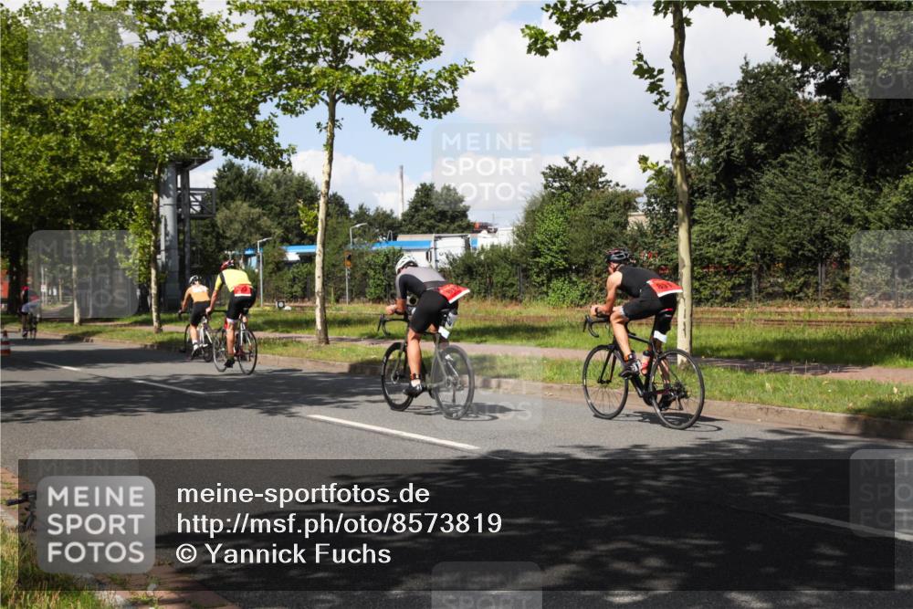 10.08.2025 - GEWOBA Citytriathlon Bremen Yannick Fuchs http://msf.ph/oto/8573819 10.08.2025 13:09:46 Radfahren 681, 770, 942 meine-sportfotos.de