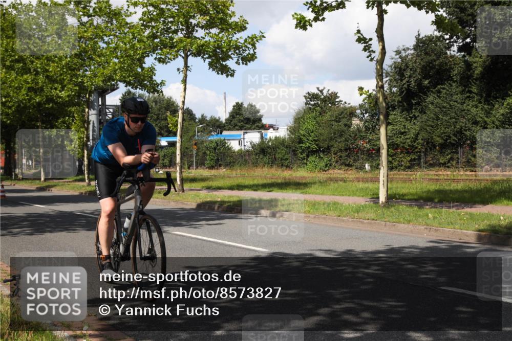 10.08.2025 - GEWOBA Citytriathlon Bremen Yannick Fuchs http://msf.ph/oto/8573827 10.08.2025 13:10:17 Radfahren 642, 752, 763, 776, 919, 922, 947, 956, 1037 meine-sportfotos.de