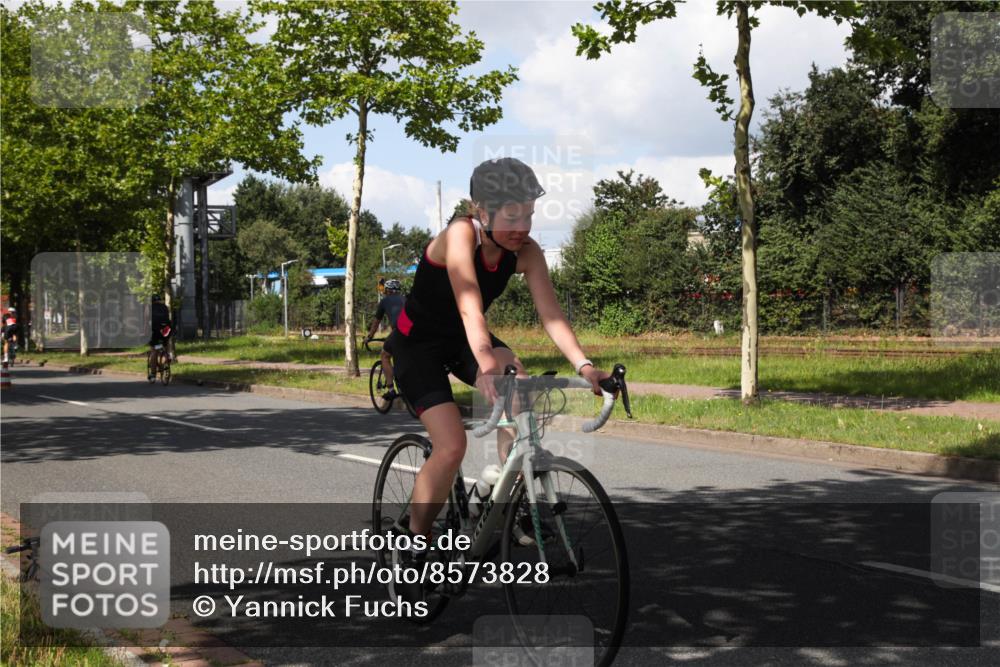 10.08.2025 - GEWOBA Citytriathlon Bremen Yannick Fuchs http://msf.ph/oto/8573828 10.08.2025 13:10:25 Radfahren 752, 763, 776, 833, 919, 922, 947, 956 meine-sportfotos.de