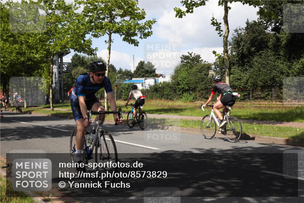 10.08.2025 - GEWOBA Citytriathlon Bremen Yannick Fuchs http://msf.ph/oto/8573829 10.08.2025 13:10:28 Radfahren 722, 752, 763, 776, 833, 834, 872, 891, 922, 956 meine-sportfotos.de