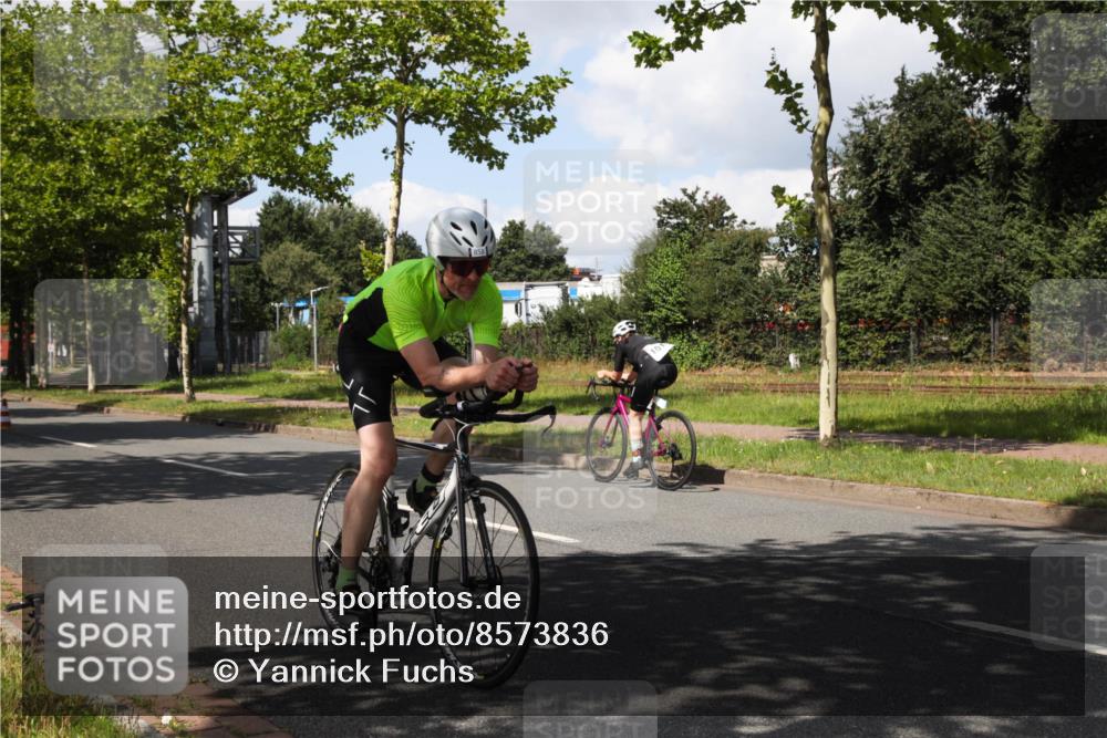 10.08.2025 - GEWOBA Citytriathlon Bremen Yannick Fuchs http://msf.ph/oto/8573836 10.08.2025 13:10:52 Radfahren 834, 858, 935, 1031 meine-sportfotos.de