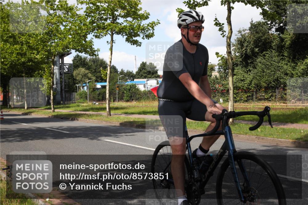 10.08.2025 - GEWOBA Citytriathlon Bremen Yannick Fuchs http://msf.ph/oto/8573851 10.08.2025 13:11:24 Radfahren 593, 604, 664, 686, 688, 708, 759, 915 meine-sportfotos.de