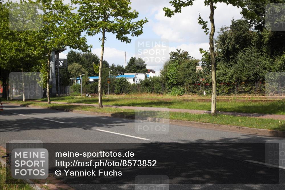 10.08.2025 - GEWOBA Citytriathlon Bremen Yannick Fuchs http://msf.ph/oto/8573852 10.08.2025 13:11:25 Radfahren 593, 604, 664, 686, 688, 708, 759, 915 meine-sportfotos.de