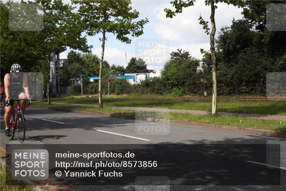 10.08.2025 - GEWOBA Citytriathlon Bremen Yannick Fuchs http://msf.ph/oto/8573856 10.08.2025 13:11:29 Radfahren 604, 664, 667, 686, 688, 708, 894, 915, 937 meine-sportfotos.de
